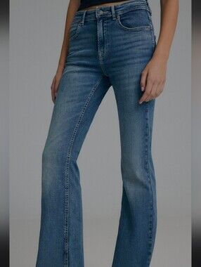 STARDIVARIUS HIGH RISE BOOT CUT JEANS, 2